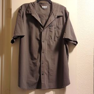 Men's Columbia gray button up shirt XL